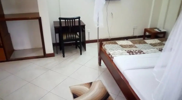 Шестиместный номер Executive Golden Peace Hotel
