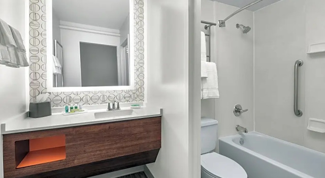 Четырёхместный номер Standard с красивым видом из окна Holiday Inn Charleston-Riverview by IHG