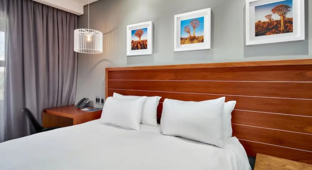 Двухместный номер Superior с балконом и с видом на город Protea Hotel by Marriott Pretoria Hatfield
