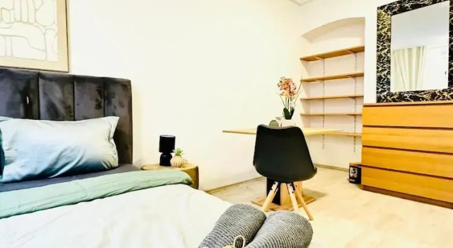 Luxury 7 Bedroom Apartment Sleeps 16, Varaa Huoneisto Wien Itävalta