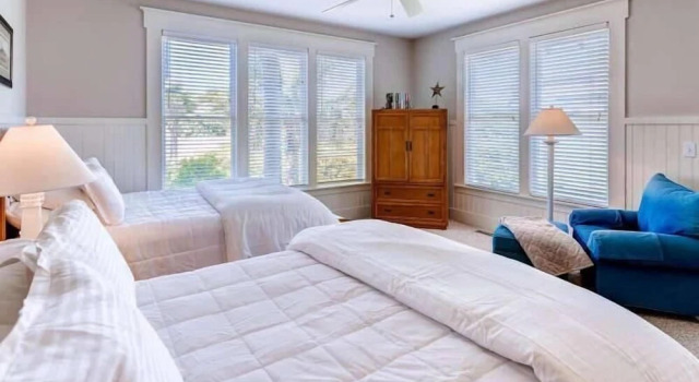 Sandbagger 5 Bedroom Holiday Home By Bald Head Island