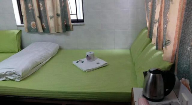 Трёхместный номер Standard New Yan Yan Guest House reception 9th floor Flat E4 E6