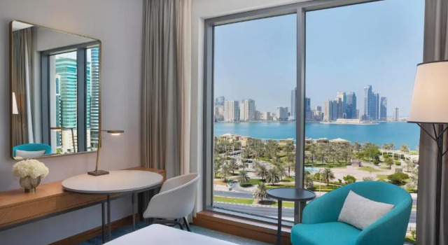 Двухместный номер Superior с видом на воду DoubleTree by Hilton Sharjah Waterfront Hotel And Residences