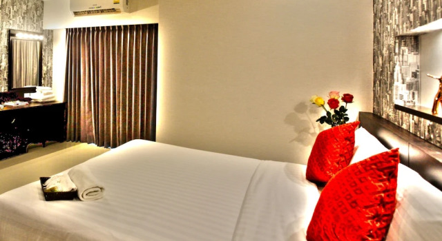 Двухместный номер Deluxe с балконом Chateau de Sukhumvit