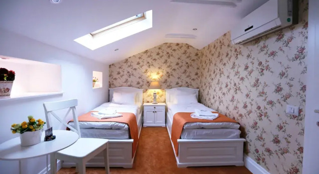 Двухместный номер Classic с видом на город Hotel Les Jardins Carol