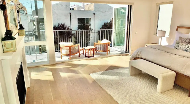 Коттедж Beach Paradise Stunning 3-story in Long Beach!