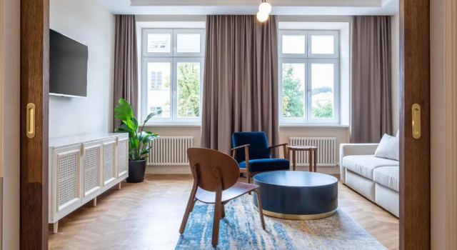 Suite On The Square