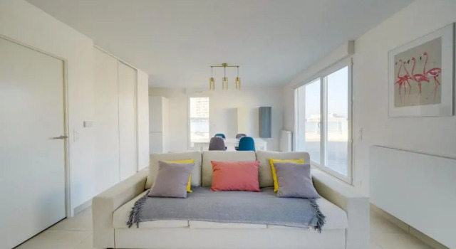 New apartment with terrace and parking