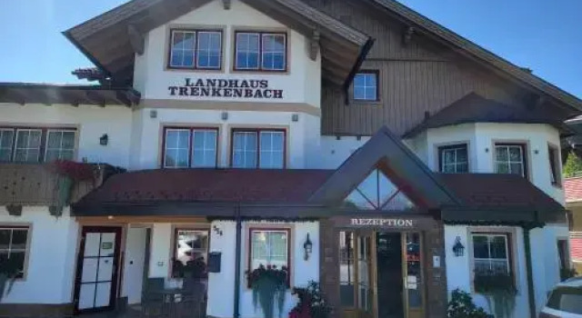 Hotel Garni Landhaus Trenkenbach, Rezerwuj Hotel Schladming Schladming - Dachstein, w pobliżu Planaibahn 2