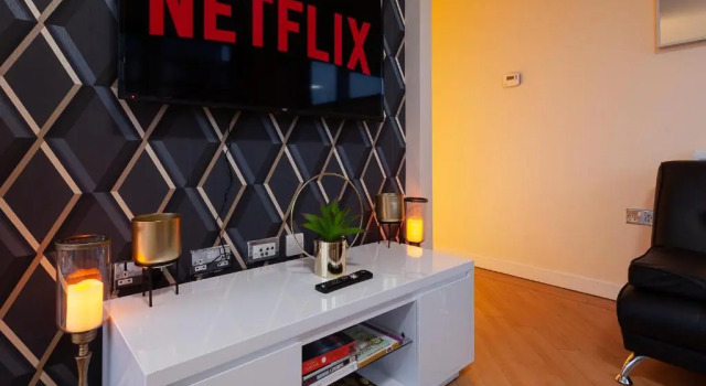 2 Bedroom 2 Bathroom Apartment in Central Milton Keynes with Free Parking and Smart TV - Contractors, Relocation, Business Travellers, Varaa Huoneisto Asunnot kohteessa Merseyside, Huoneisto