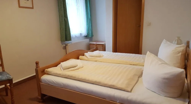 Hotel & Gaststätte Sonnenhof, Забронировать Отель  