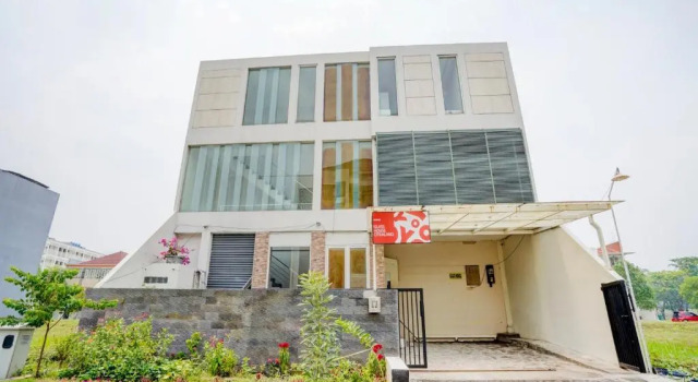 OYO Life 90606 Glass House Citraland Syariah