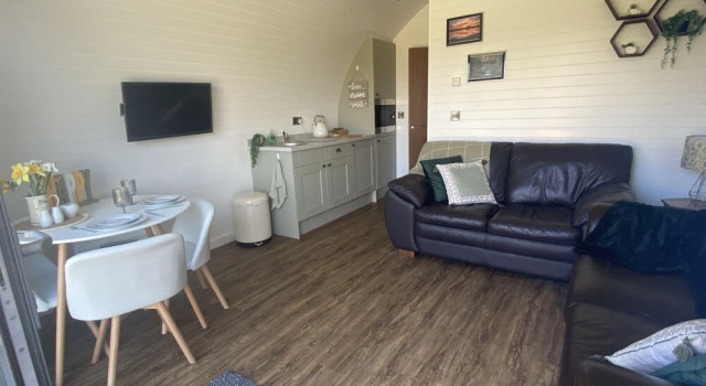 1-bed pod Cabin in Beautiful Surroundings Wrexham, Buchen Sie Ferienhaus Wrexham Clwyd