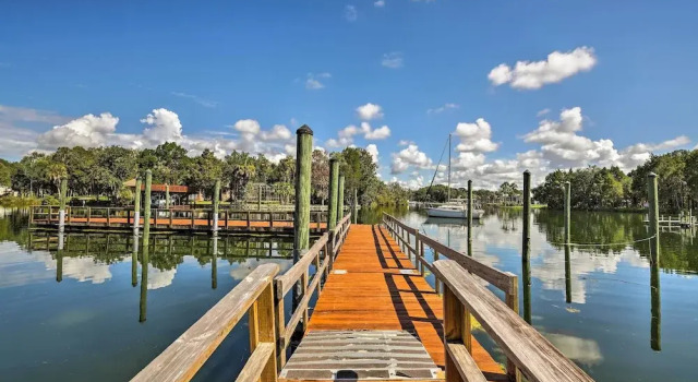 Коттедж с 3 комнатами 7 Mi to Gulf: Home w/ Dock Access in Crystal River