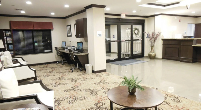 Holiday Inn Express & Suites Washington, Rezerwuj Hotel Hotele w Washington z basenem, Basen