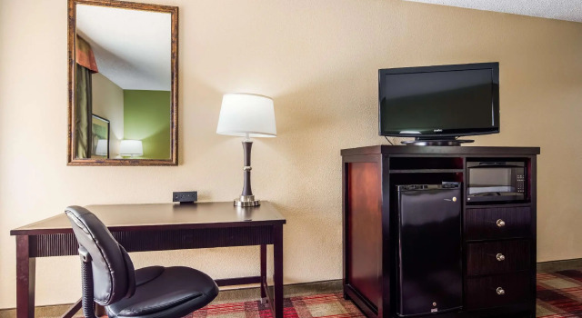 Люкс Clarion Pointe Addison - Dallas North