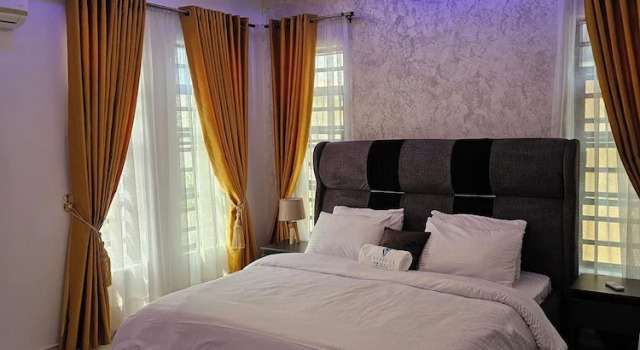 Номер Luxury Sapphire Residences by Crystal Magodo