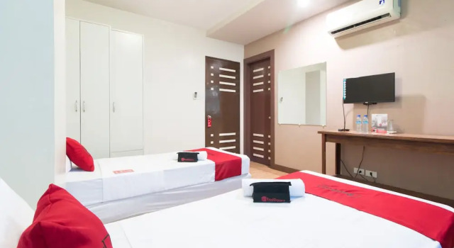 Zdb Condotel by RedDoorz