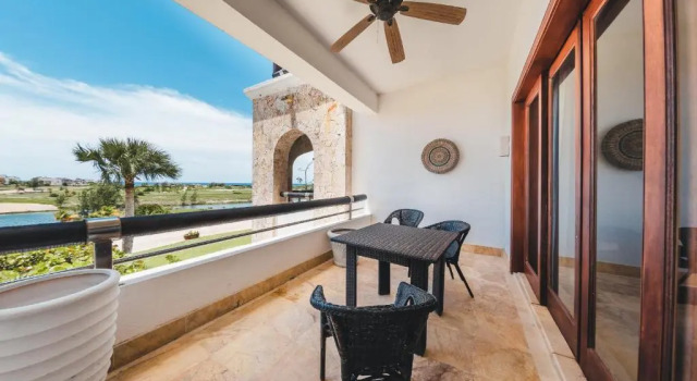 Golden Bear 2BR w Balcony Pool E21, Prenota Hotel Cap Cana Punta Cana