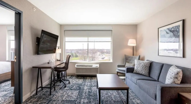 Двухместный люкс с видом на город Four Points by Sheraton Elkhart