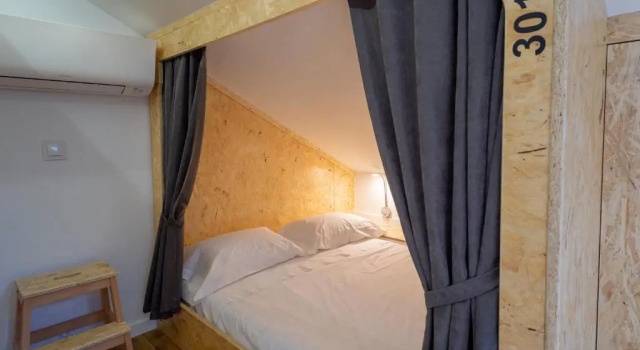 Pat în dormitor Hostel Bulwark
