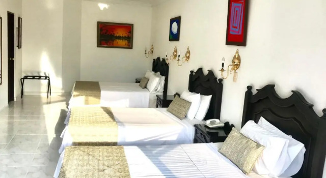 Трёхместный номер Standard Casa Morales Hotel Internacional y Centro de Convenciones