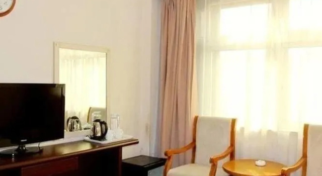 Zhuhui Business Hotel - Qingdao