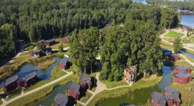 Бунгало Charming Bungalow & Pools
