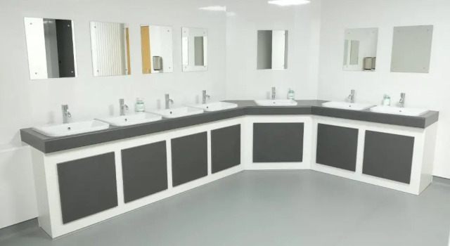 Кровать в общем номере Black Isle Hostel