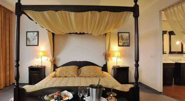 Fletcher Hotel-Restaurant Zevenbergen-Moerdijk, Забронировать Отель Зевенберген Северный Брабант