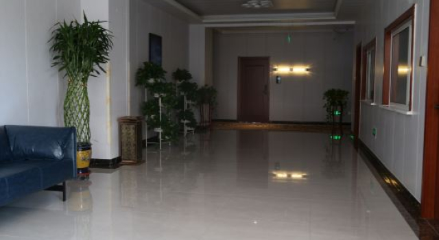 Grassland Red Theme Hotel, Buchen Sie Hotel Chahar Youyi Houqi China