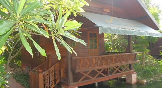 Baansuan Amphawan Resort, Забронировать Курортный отель Курортные отели Ампхава, Курортный отель