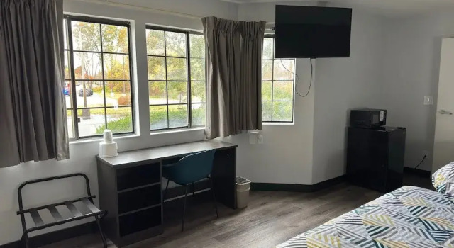 Четырёхместный люкс Deluxe Motel 6-Enfield, CT - Hartford