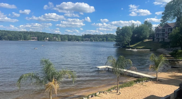 Номер Standard с балконом Delton Oaks Resort