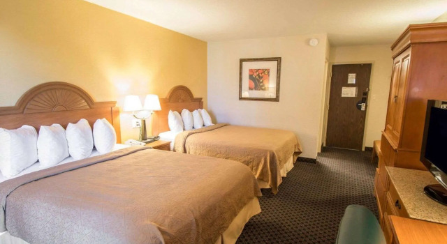 Четырёхместный номер Standard Quality Inn Downtown Stuart