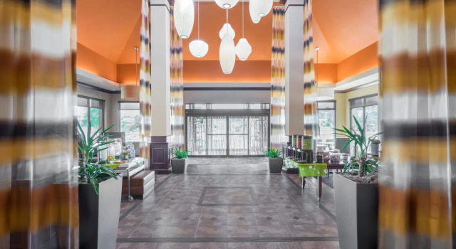 Hilton Garden Inn Sioux City Riverfront, Забронировать Отель Сиу-Сити Айова, рядом с Sioux City Orpheum