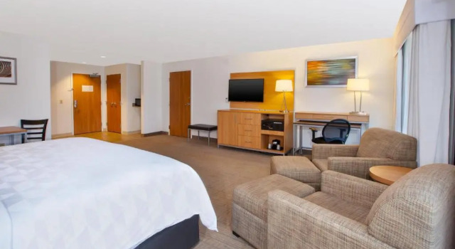 Двухместный номер Deluxe Holiday Inn Morgantown-University Area by IHG