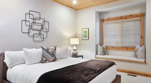 301 - Three Bedroom Condo with Spa Bristlecone by Deer Valley Resort, Varaa Lomakeskus Deer Valley 