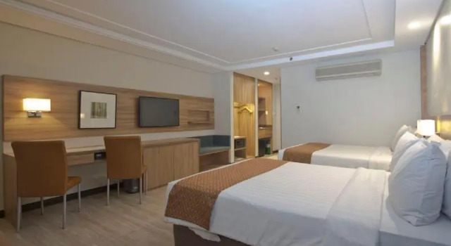 Люкс Standard Crown Regency Hotel Makati