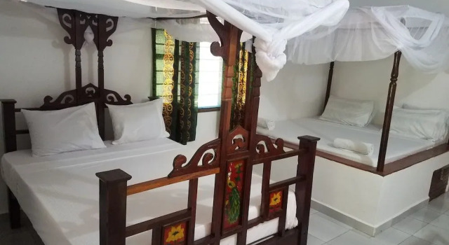 Baraka Aquarium Bungalows