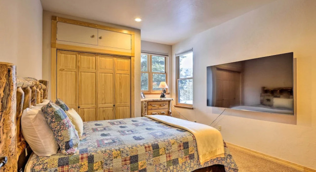 Коттедж Ski-in/out Breckenridge Gem w/ Hot Tub!