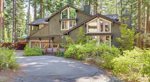 Forest-view Haven w/ Game Room: Tahoe City Gem!, Забронировать Дом для отпуска Тахо-Сити Норт-Лейк-Тахо