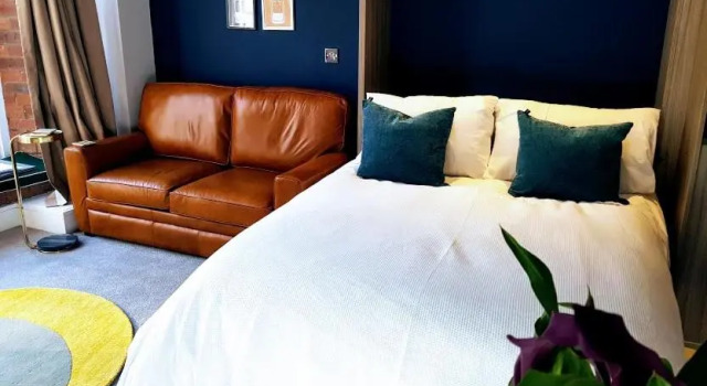 Cocoa Lily - River fronted studio with secure parking, Забронировать Отель Йорк Северный Йоркшир, рядом с Многоугольная римская башня