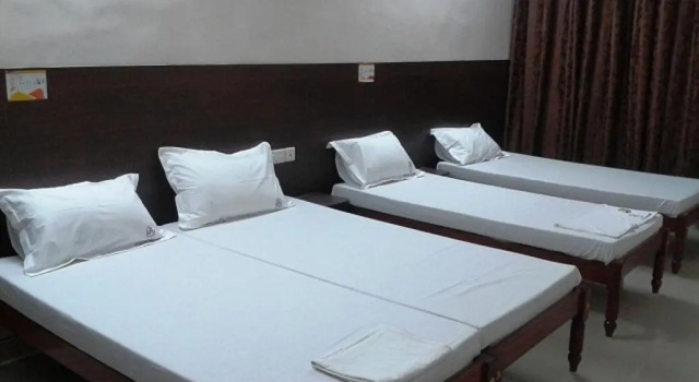 Четырёхместный номер Standard Hotel Prathiba Heritage
