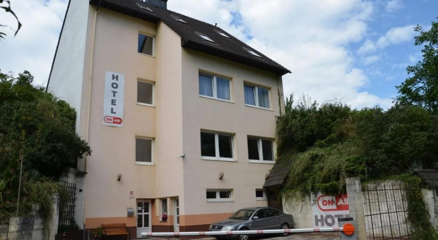 On Air Hotel, Prenota Hotel Hotel a Moravia meridionale con parcheggio, Parcheggio