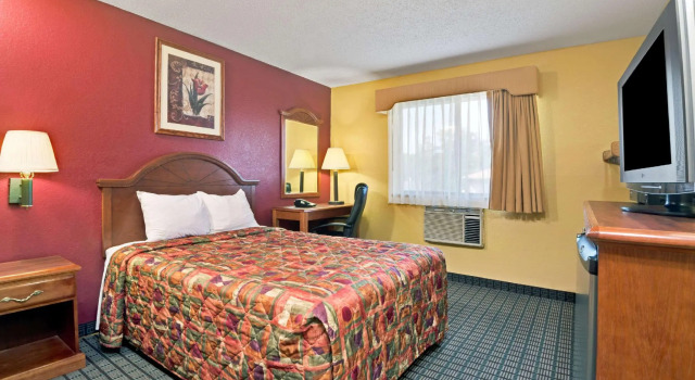 Двухместный номер Standard Days Inn by Wyndham Torrington