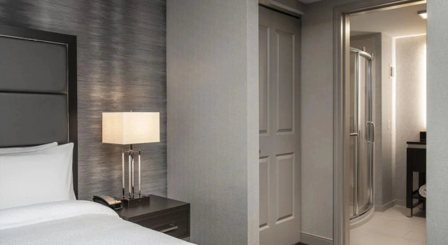 Трёхместный люкс c 1 комнатой Residence Inn by Marriott Boston Logan Airport/Chelsea