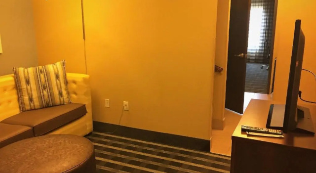 Люкс Holiday Inn Express & Suites Perry-National Fairground Area by IHG