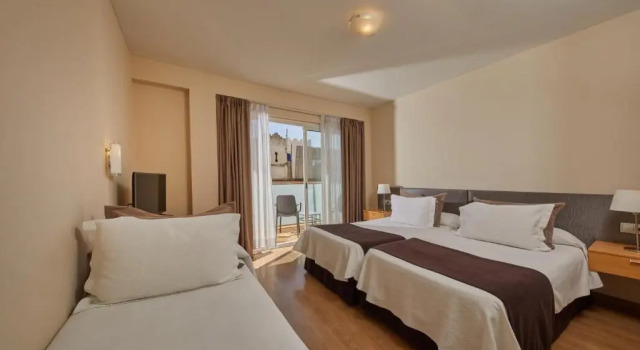 Трёхместный номер Standard с балконом Belle Zurbarán Palma Hotel