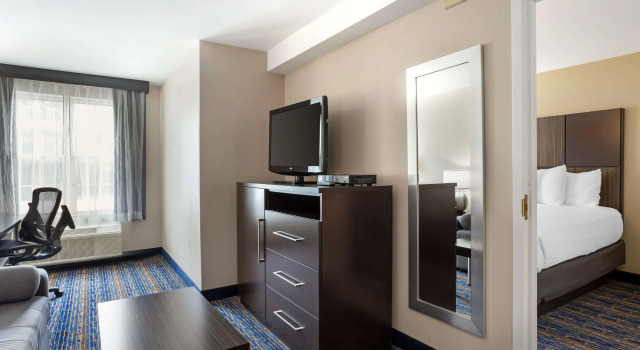 Четырёхместный люкс Best Western Plus Fairfield Hotel